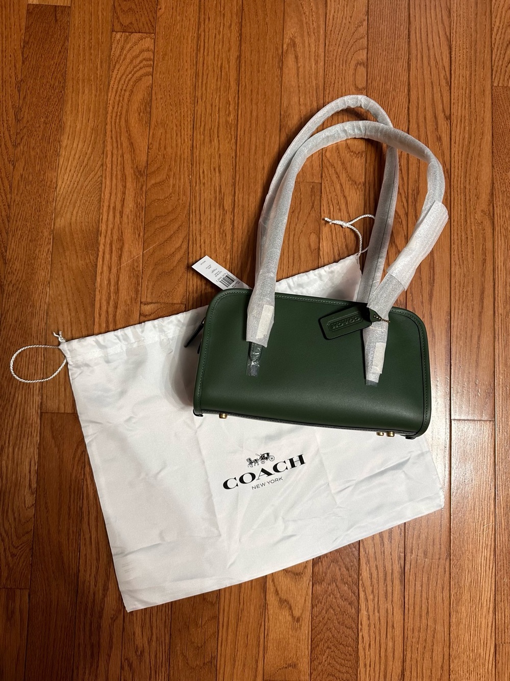 Coach Swing Zip Purse in Hunter Green